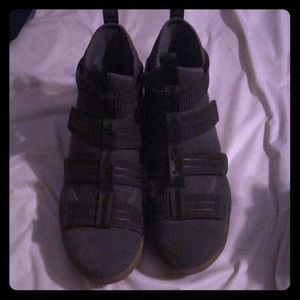 Lebron Soldier 11 SFG size 13